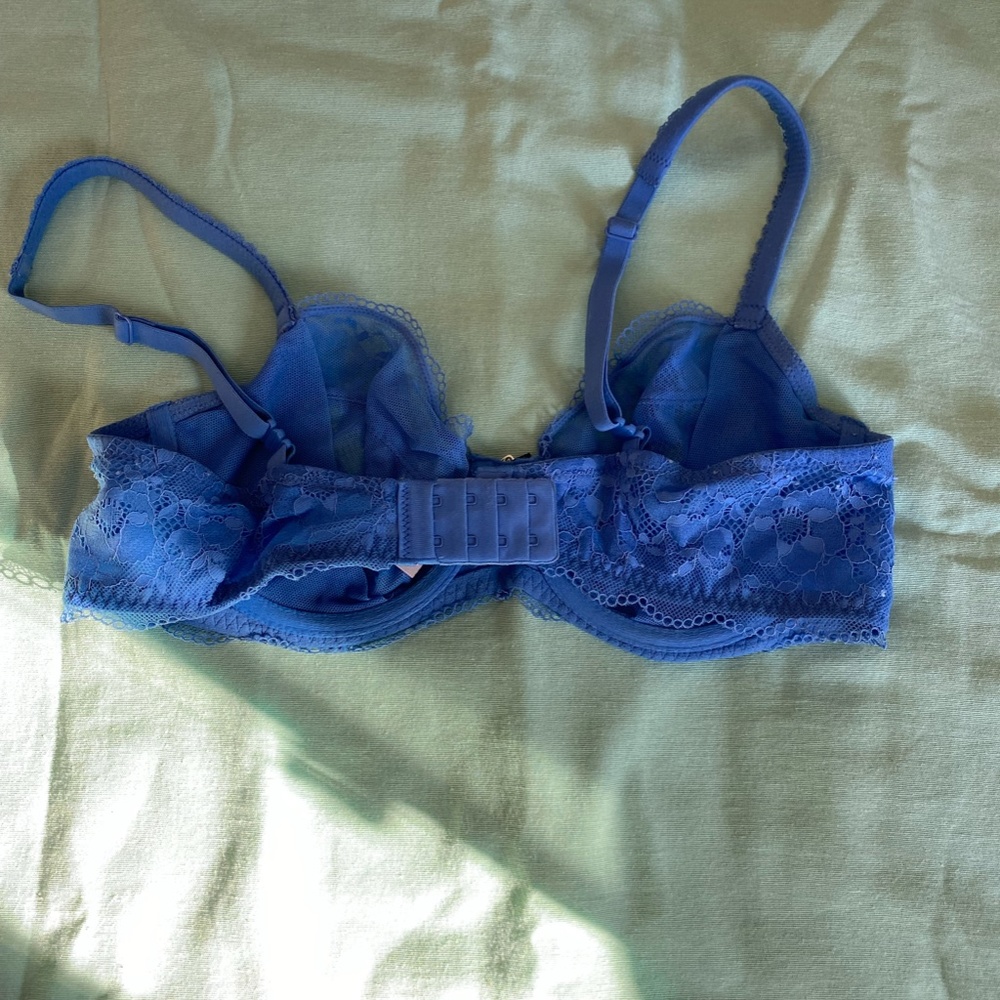 Victoria's Secret Unlined Demi - Picture 2 of 4